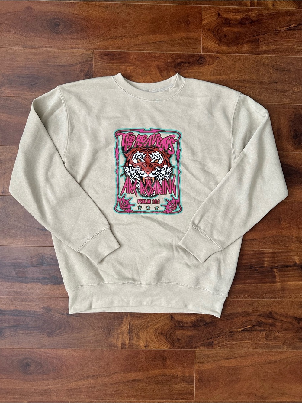 Cream Crewneck Sweater with Vibrant Tiger Graphic